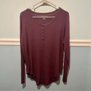 American Eagle NWOT Burgundy Top